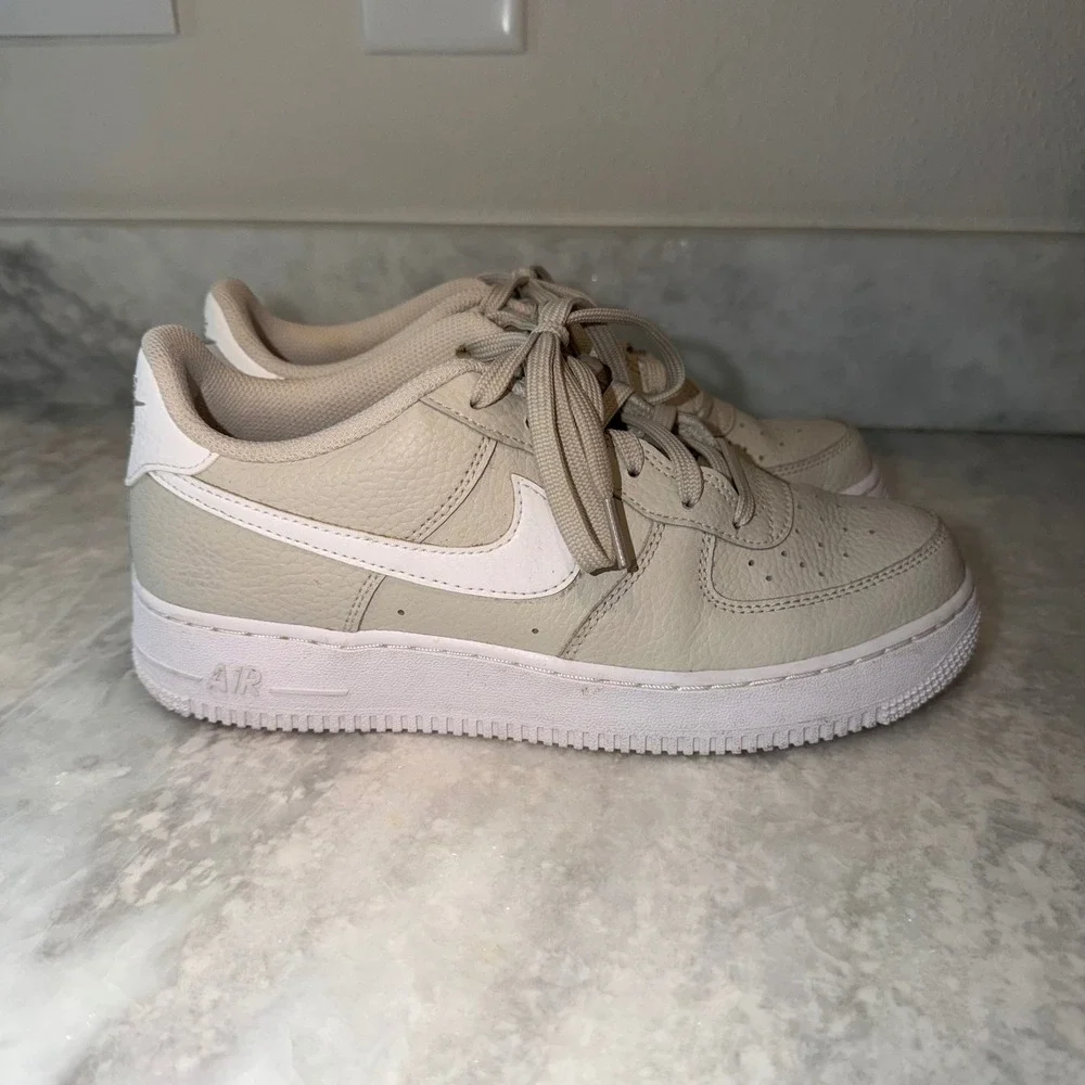 Nike Air Force 1 Low Light Bone White GS Kids Sneakers CT3839-001 Size 7Y